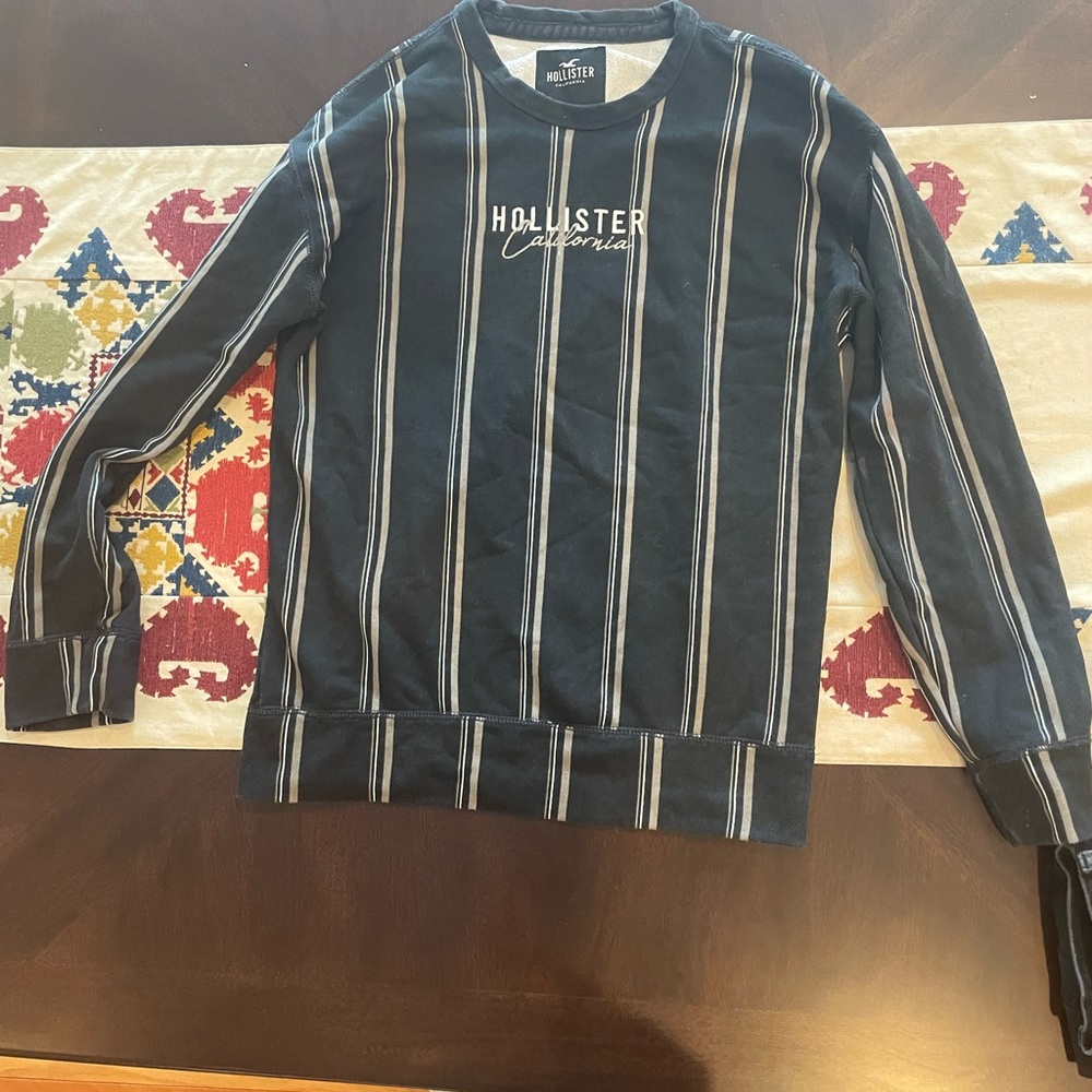 Hollister Small Crewneck